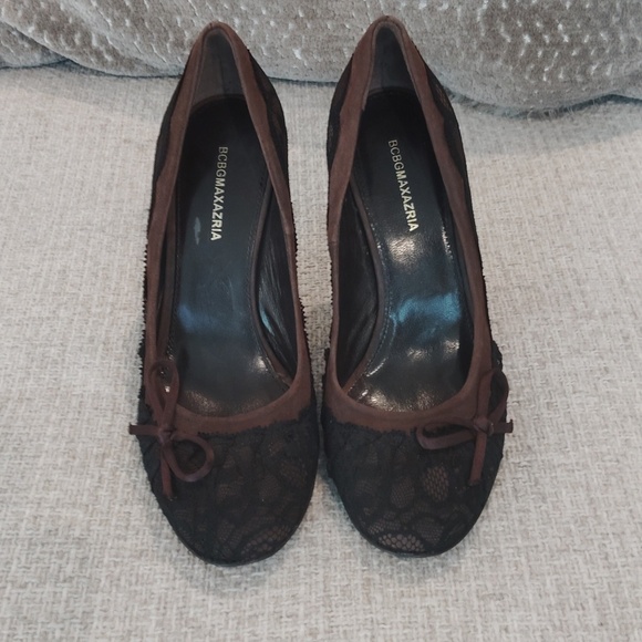 BCBGMaxAzria Texture Brown Heels - Picture 2 of 5